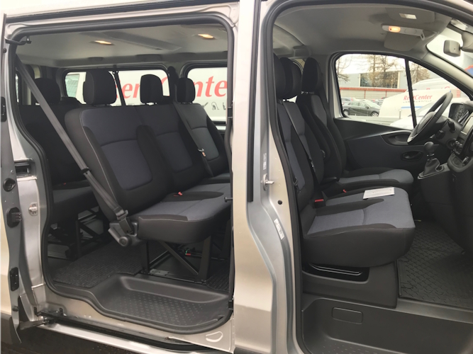 Minibussin vuokraus ryhmä G 1+8 henk. takapenkit